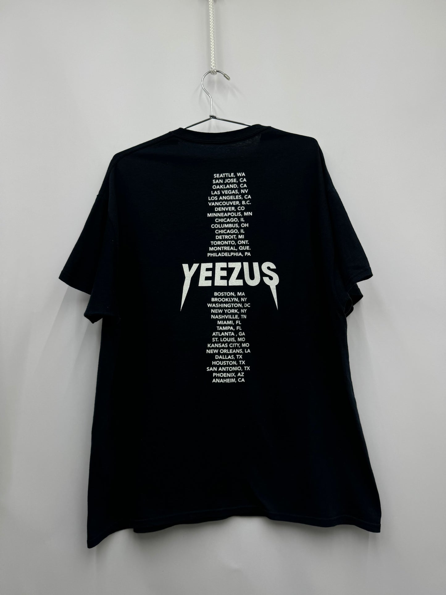 KANYE WEST YEEZUS TOUR  MAISON MARGIELA MASK YEEZY CONCERT 2013 T-SHIRT