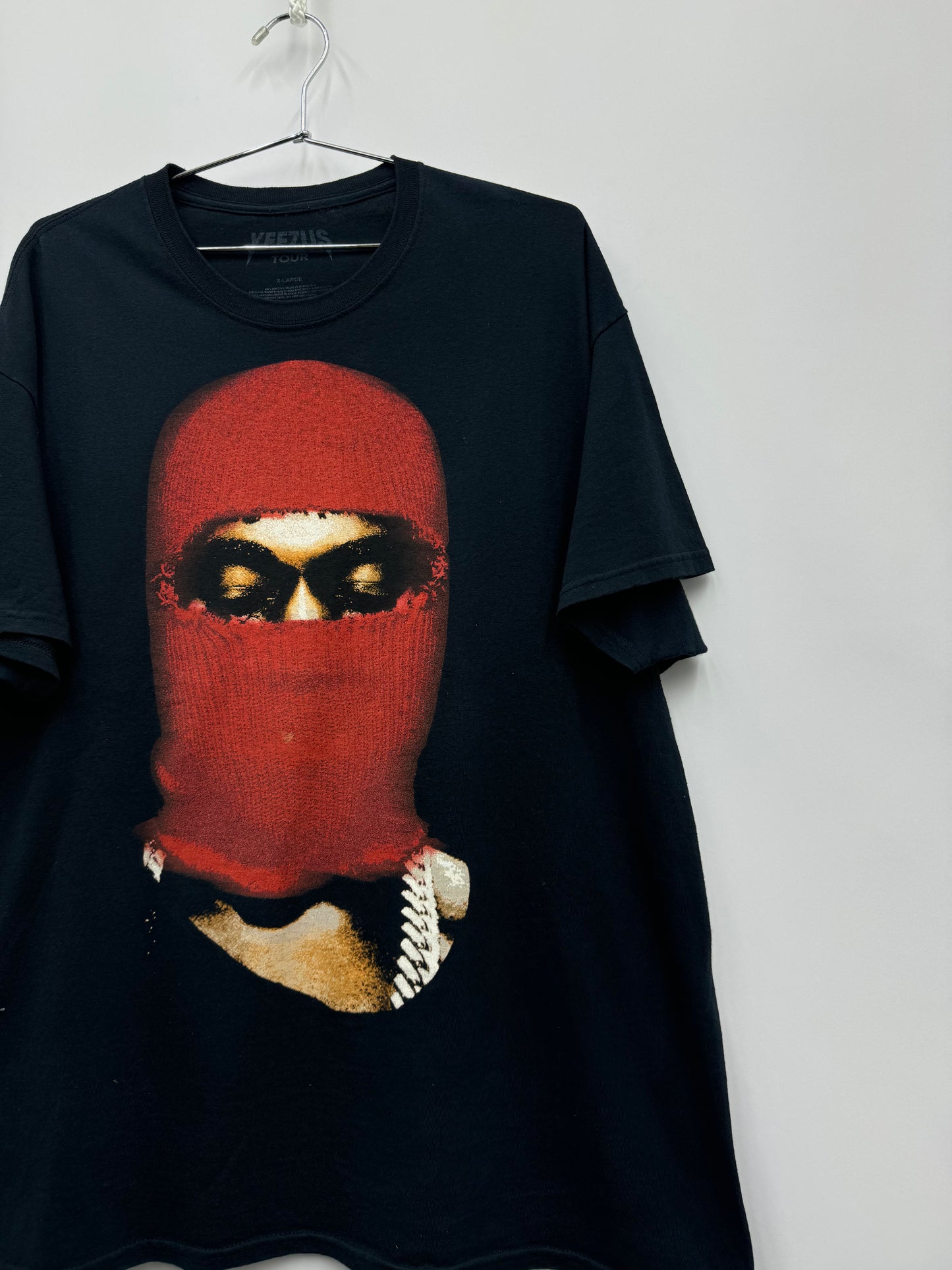 KANYE WEST YEEZUS TOUR  MAISON MARGIELA MASK YEEZY CONCERT 2013 T-SHIRT